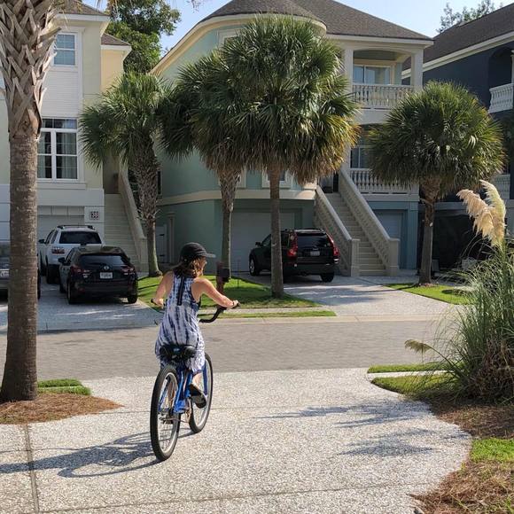 Meet your Posher, Ginny - Picture 1 of 1